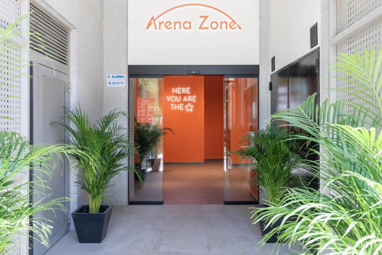 Arena Zone Hotel&Café Valenza Esterno foto