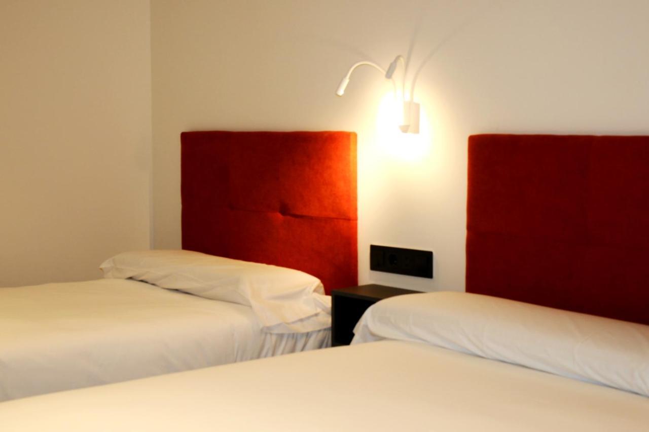 Arena Zone Hotel&Café Valenza Esterno foto