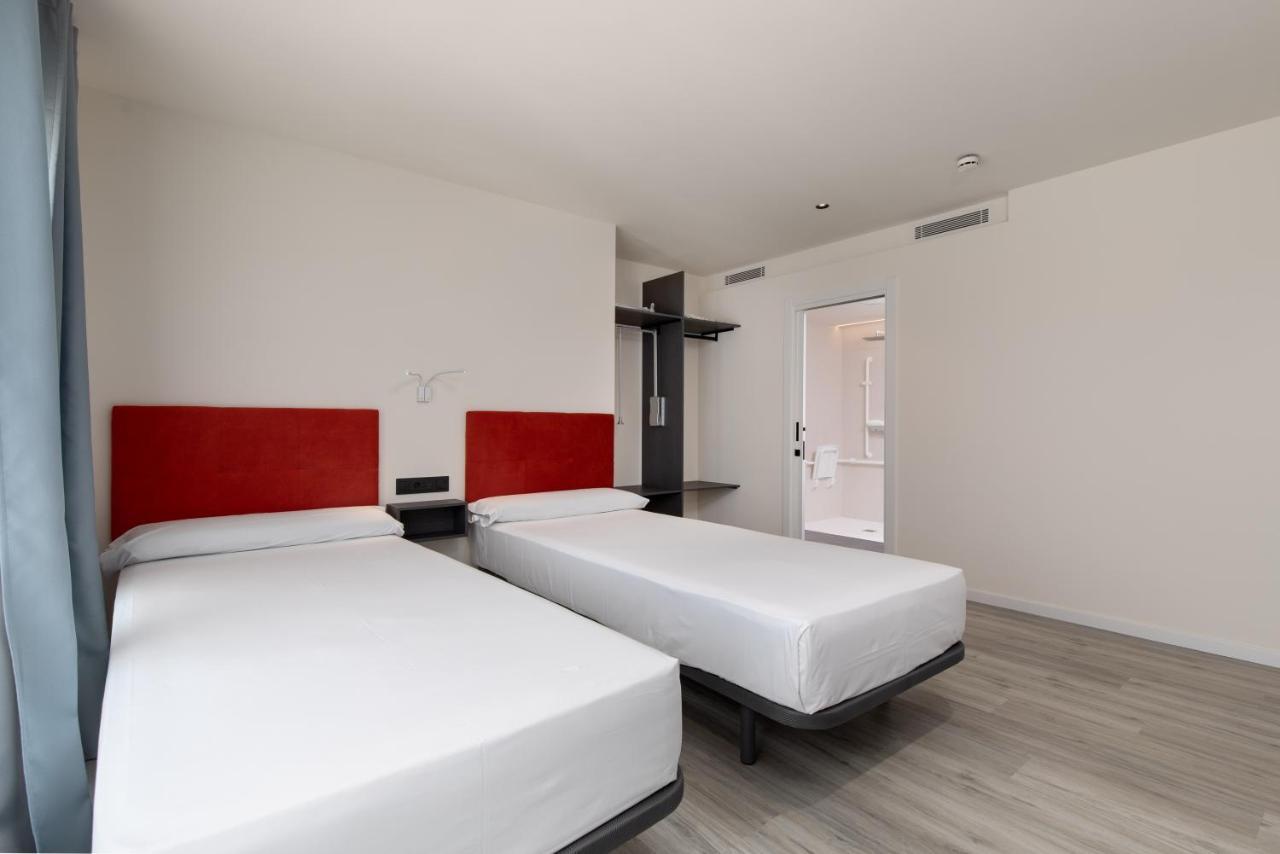Arena Zone Hotel&Café Valenza Esterno foto