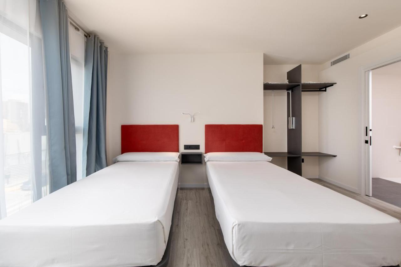 Arena Zone Hotel&Café Valenza Esterno foto